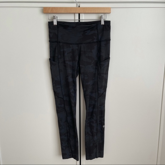 lululemon athletica Pants - Lululemon fast and free 25” camo leggings